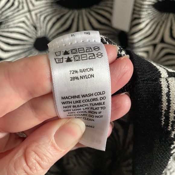 NWT House of Harlow Knit Dress - Picture 9 of 9